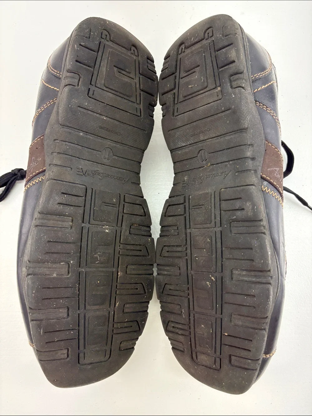 American‎ Eagle Sneakers Mens 11